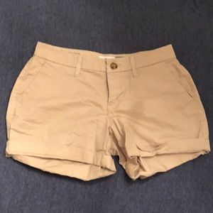 khaki old navy shorts